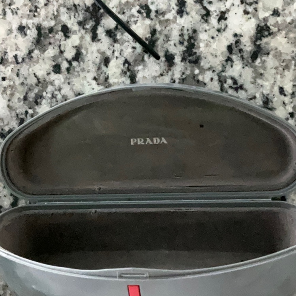 Prada Men’s Black Linea Rosa Sunglasses with Gray Case. 100% Authentic - Picture 10 of 12